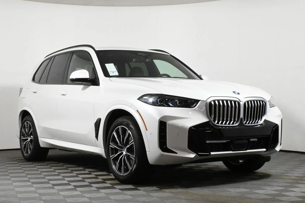 Used 2026 White BMW xDrive50e image 9
