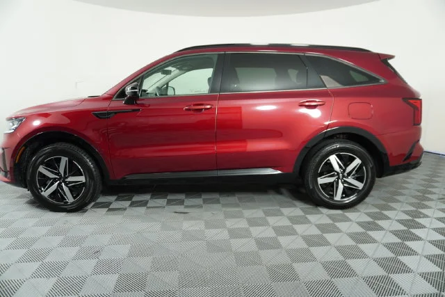 Used 2021 Red Kia EX image 4