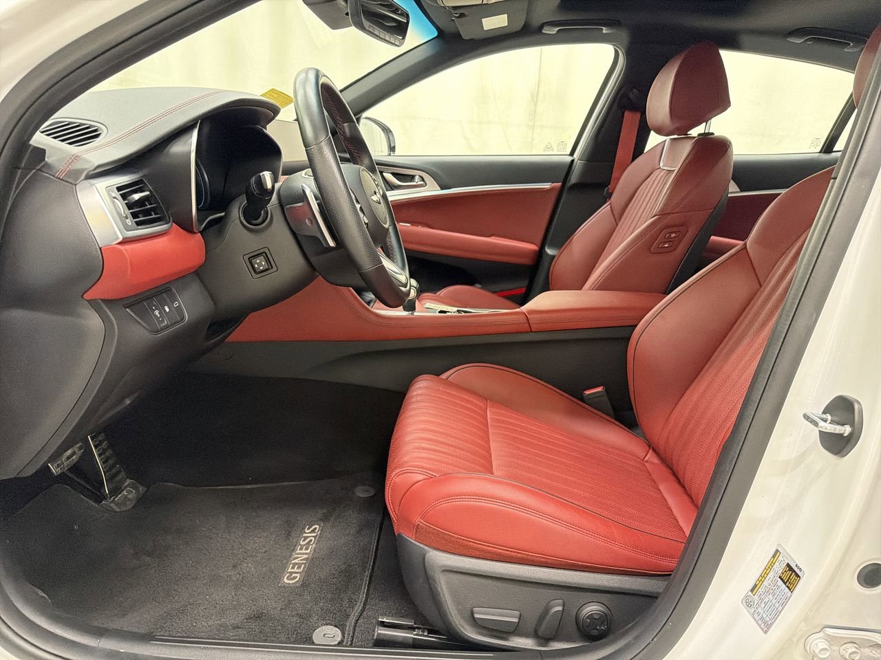 2023 GENESIS G70 Standard - Photo 14