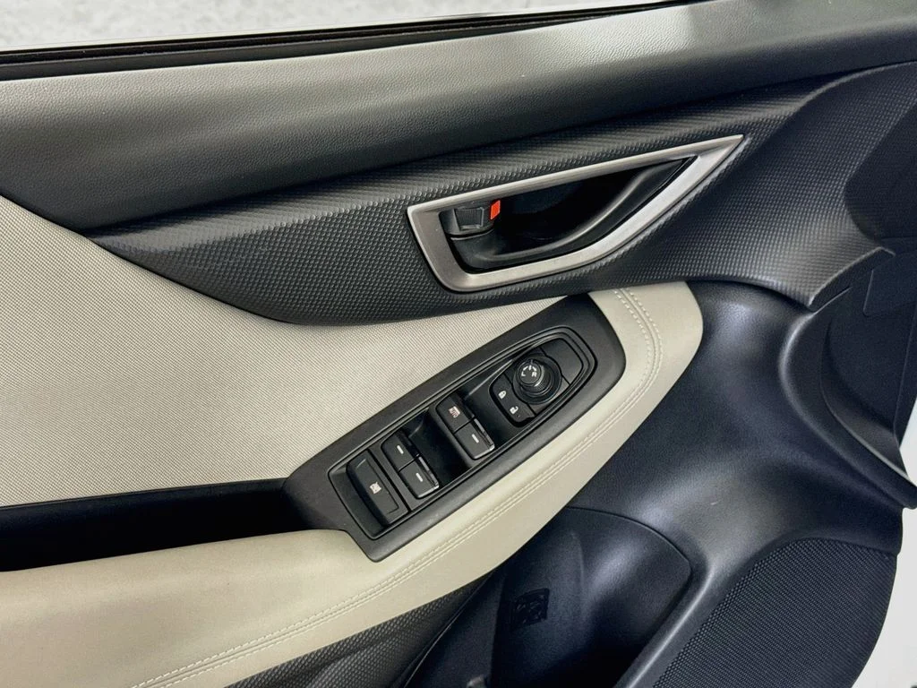 Used 2019 Crystal White Pearl Subaru Base image 20
