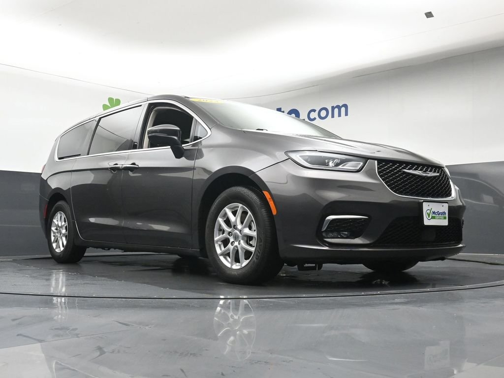 Used 2023 Gray Chrysler Touring L image 34