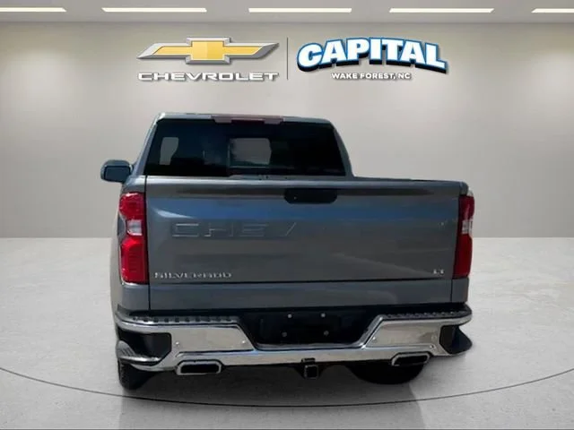 Used 2019 SATIN STEEL METALLIC Chevrolet LT image 4