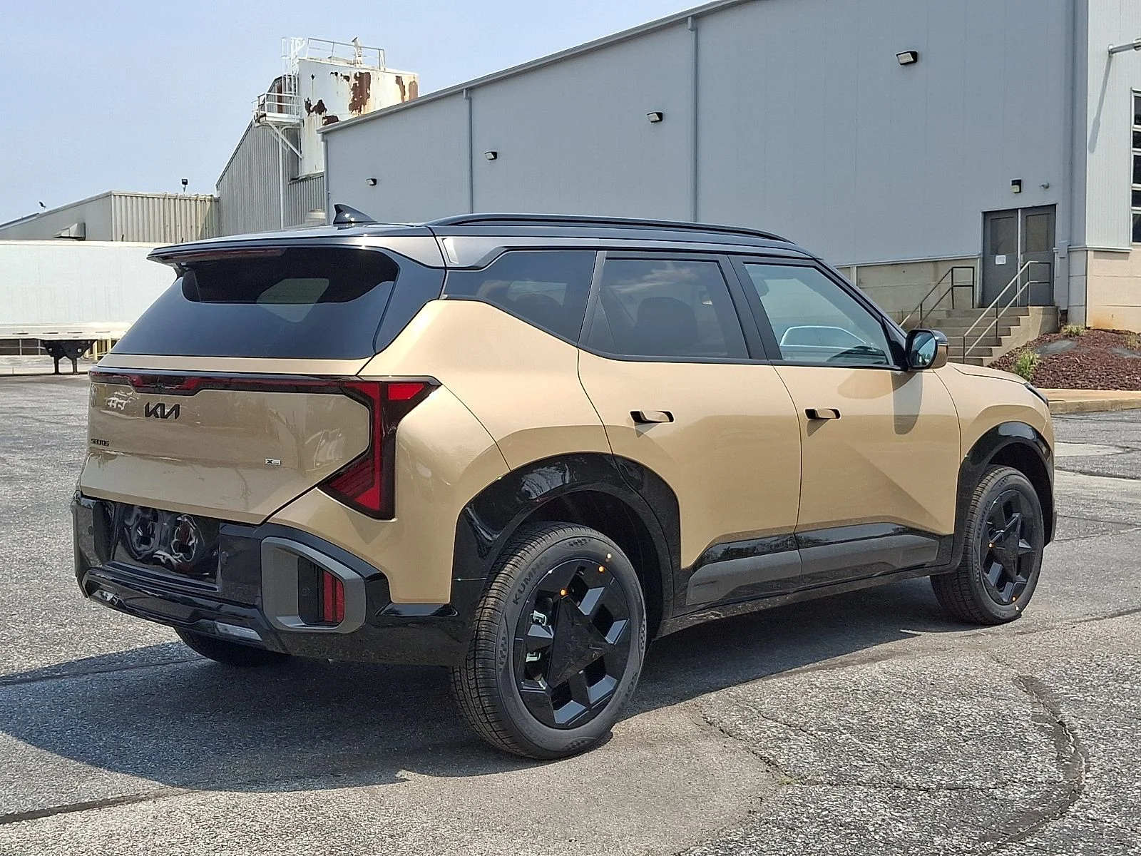 New 2027 Brown Kia X-Line S image 7