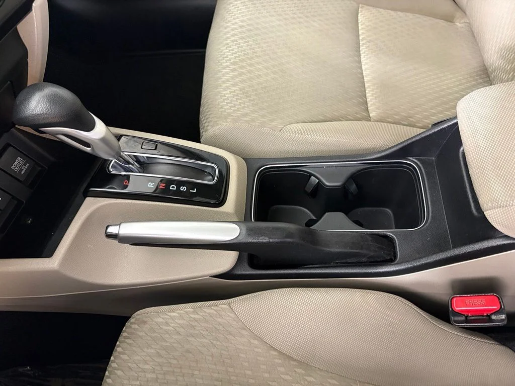 Used 2015  Honda EX image 32