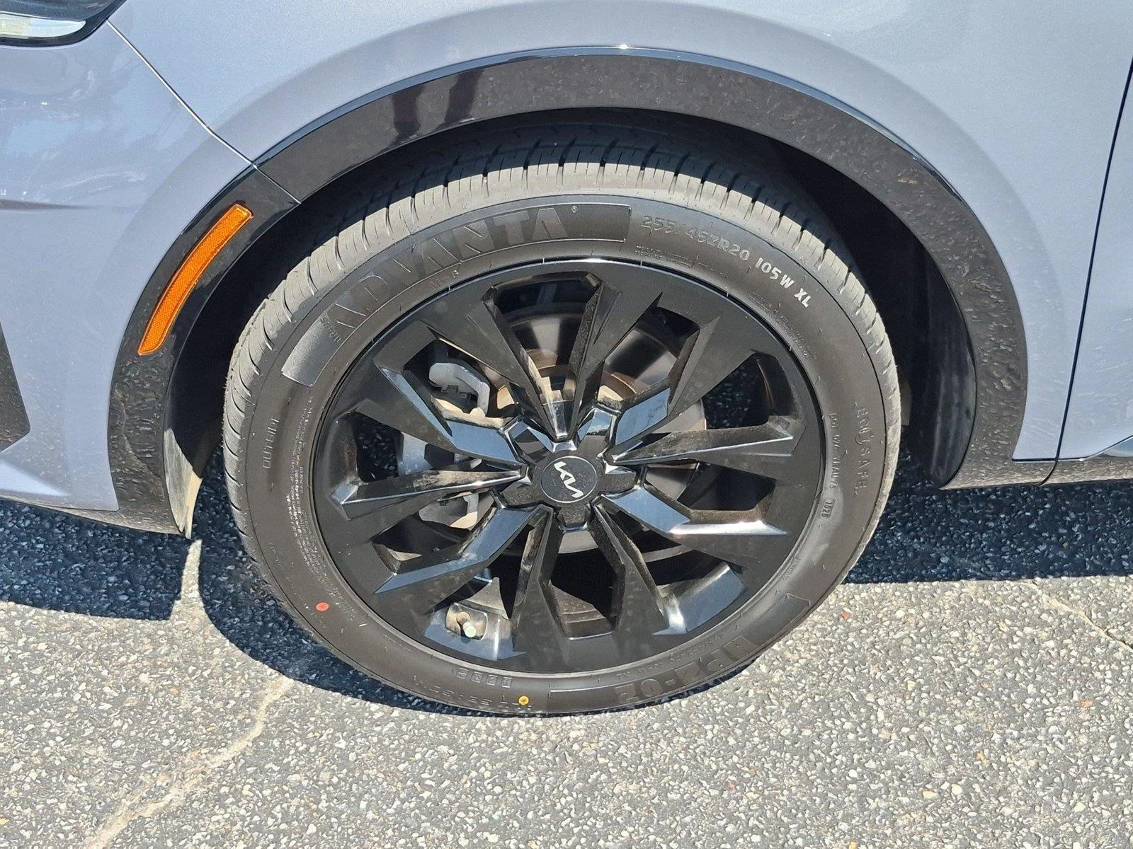 Used 2023 GRAVITY GRAY KIA  image 10