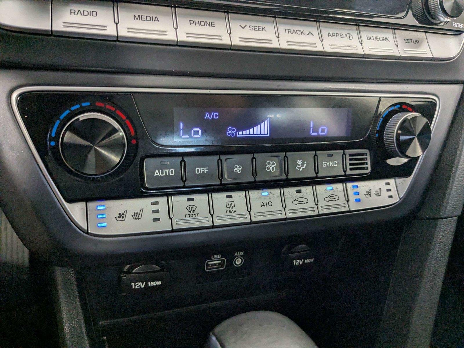 Used 2018 Phantom Black Hyundai Limited image 23