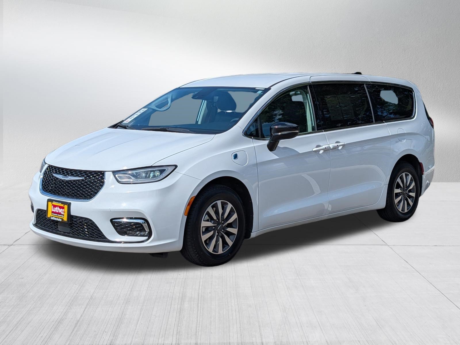 Used 2024 Bright White Clearcoat Chrysler Hybrid Select image 3