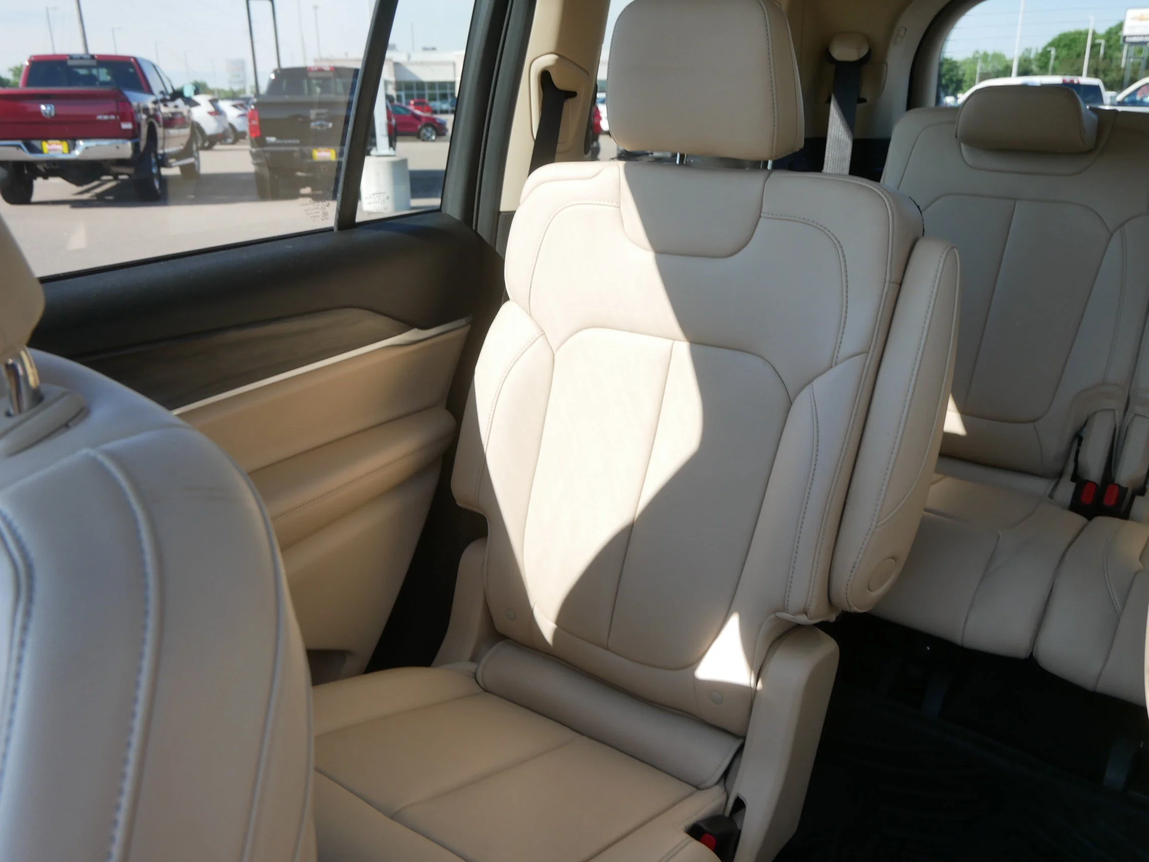 Certified Used 2021 Velvet Red Pearlcoat Jeep Limited image 12