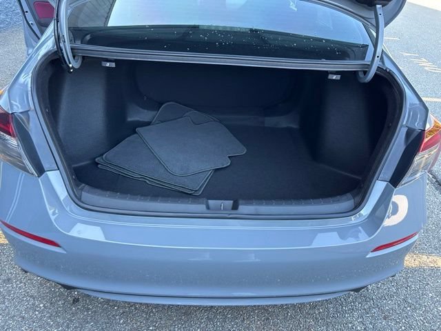 Used 2025 Urban Gray Pearl Honda  image 9