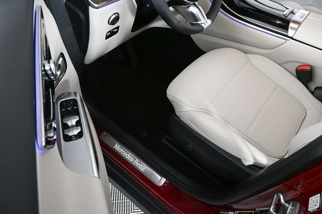 New 2026 MANUFAKTUR Patagonia Red Metallic Mercedes-Benz GLC 300 image 7