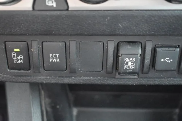 Used 2021 Green Toyota SR5 image 28