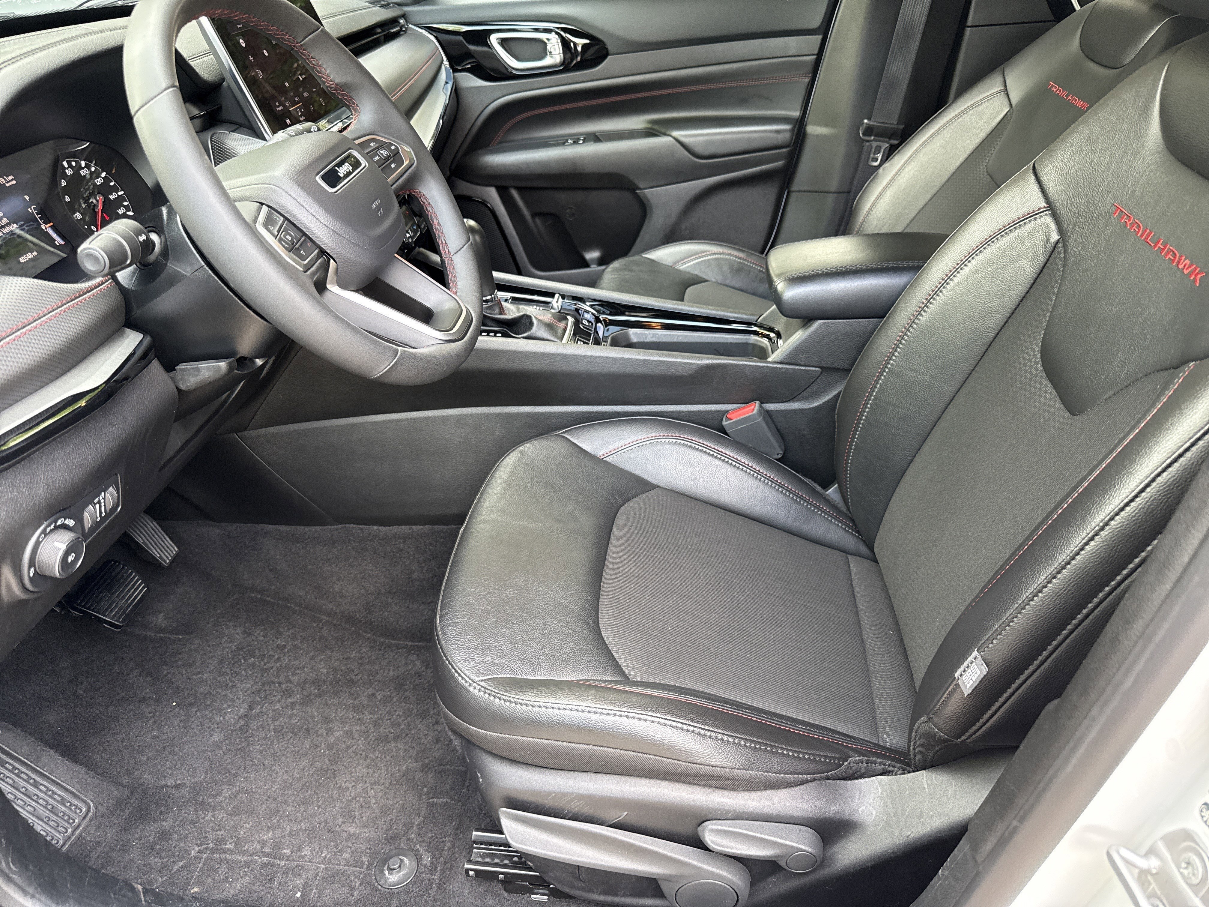 Used 2025 Bright White Clearcoat Jeep Trailhawk image 9