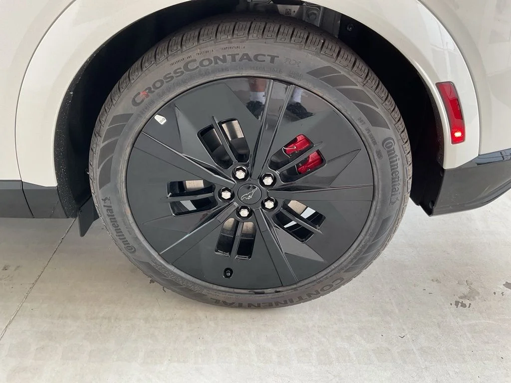 New 2026 Star White Metallic Tri-coat Ford GT image 23