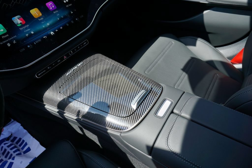 New 2026 MANUFAKTUR Moonlight White Metallic Mercedes-Benz E 53 AMG® image 49