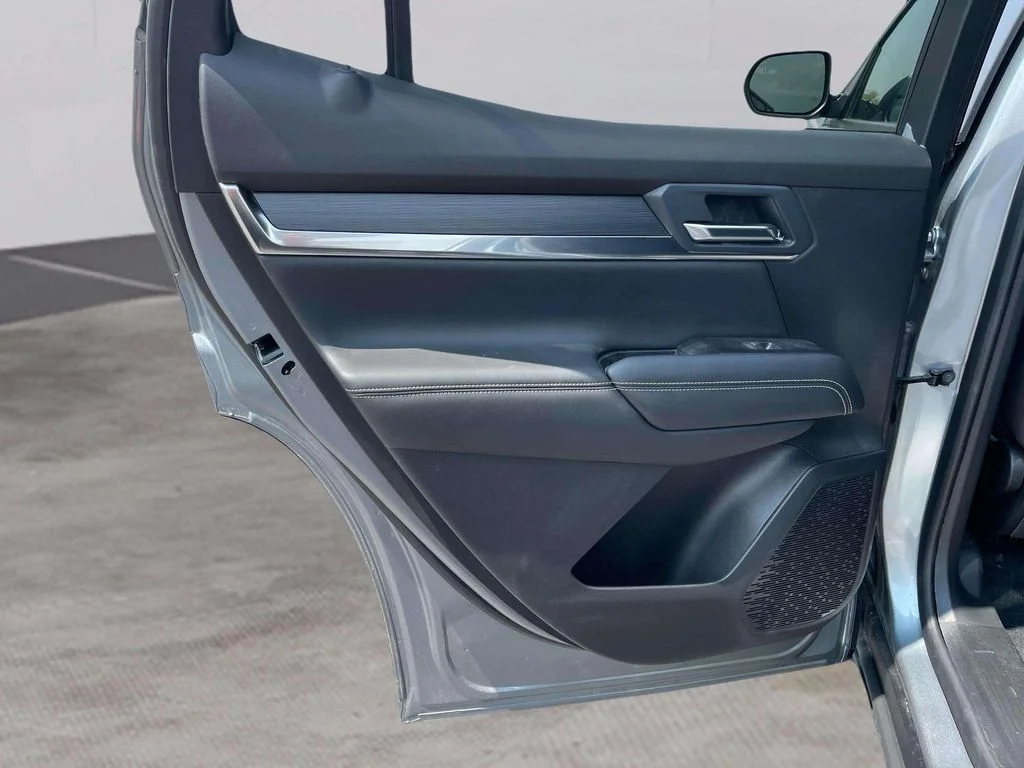 Used 2026 Sterling Metallic GMC Elevation image 21