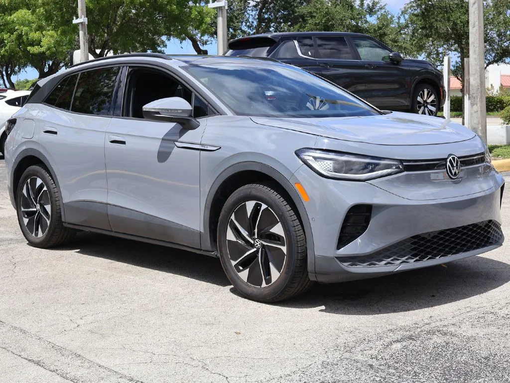 Used 2022 Volkswagen ID.4 PRO S with VIN WVGTMPE29NP068828 for sale in Miami, FL