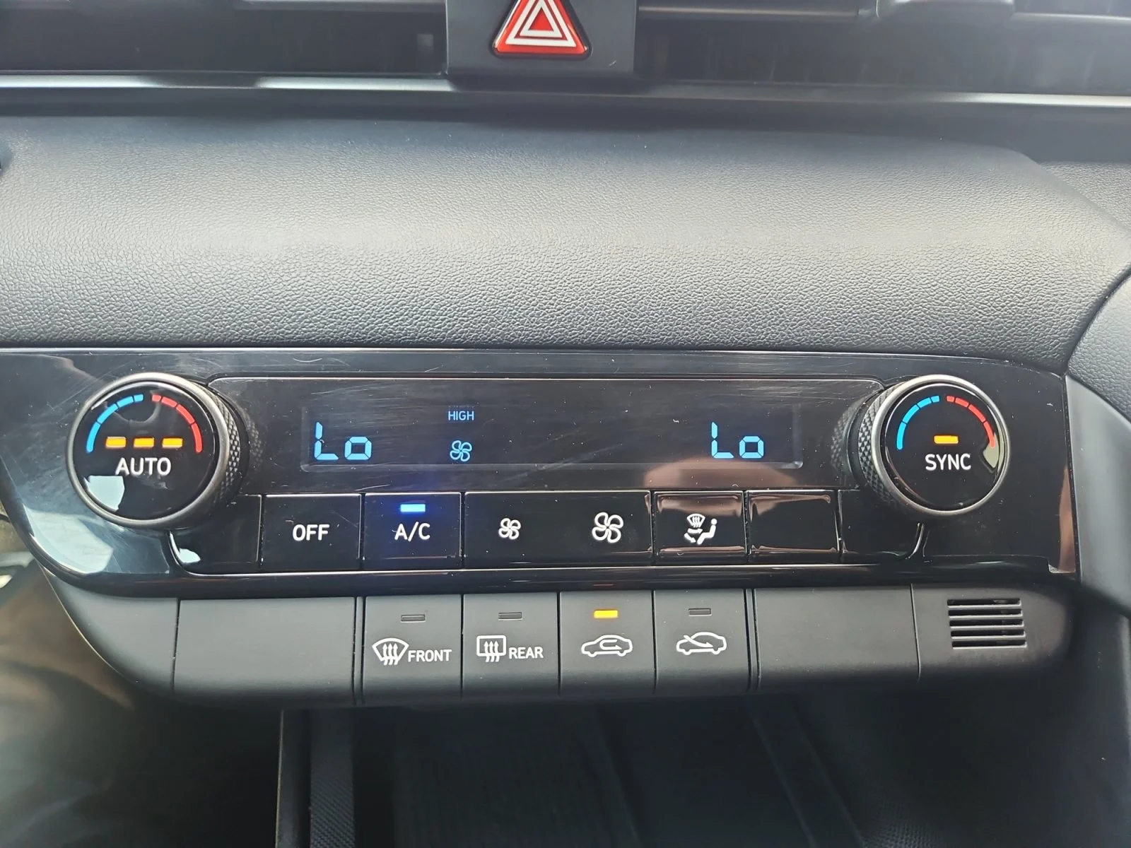 Used 2025 Serenity White Hyundai SEL Sport image 16