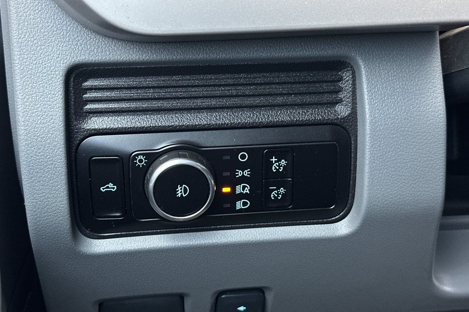 2023 Ford F-350 Super Duty XLT - Photo 33