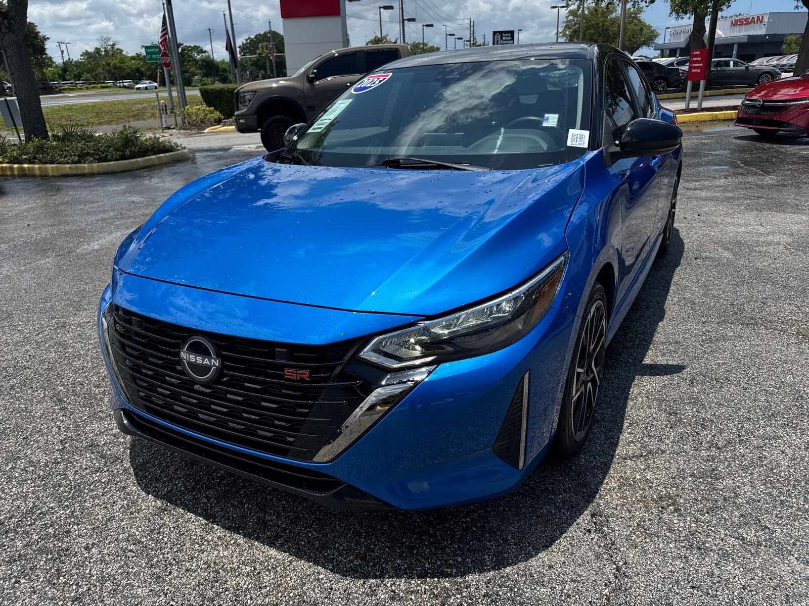 Used 2025 Electric Blue Metallic Nissan SR image 3