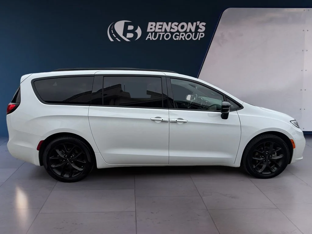 2025 Chrysler Pacifica Limited - Photo 6