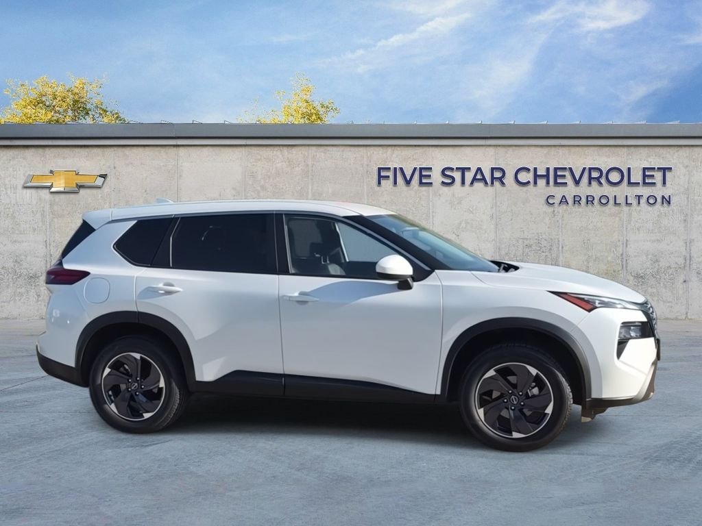 Used 2025 White Nissan SV image 9
