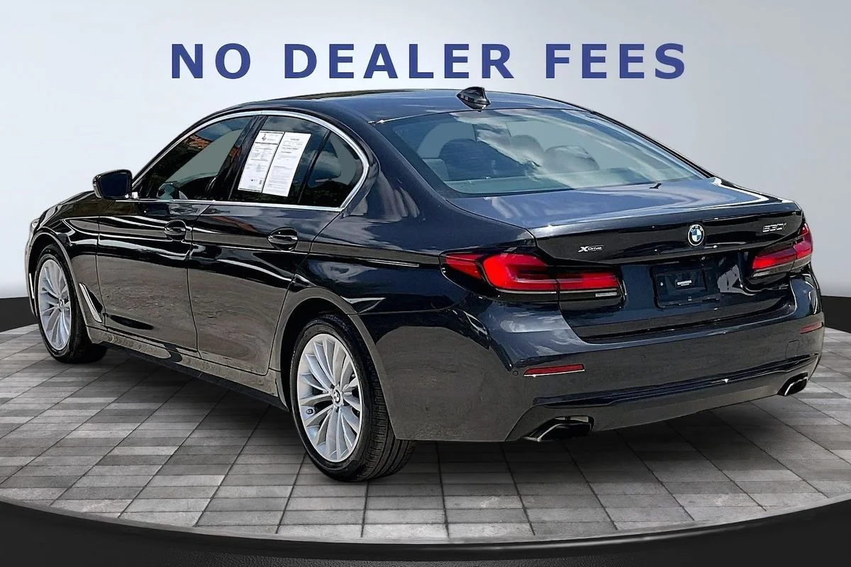 Used 2022  BMW i xDrive image 4