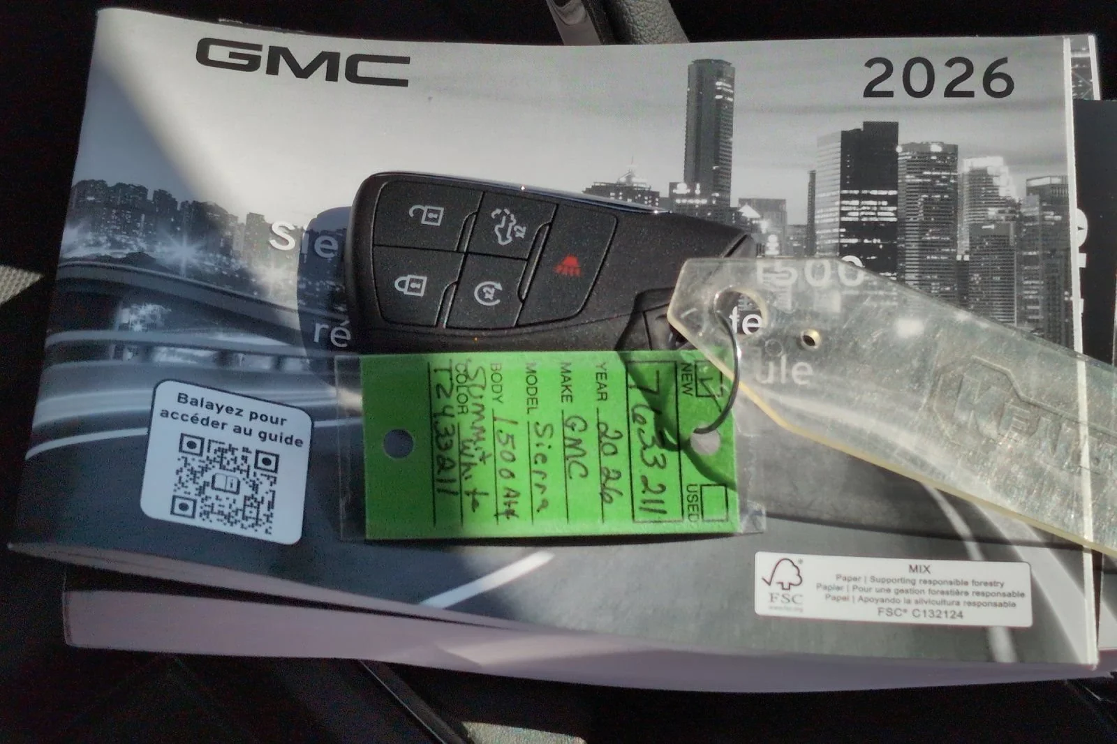 New 2026 Summit White GMC AT4 image 9