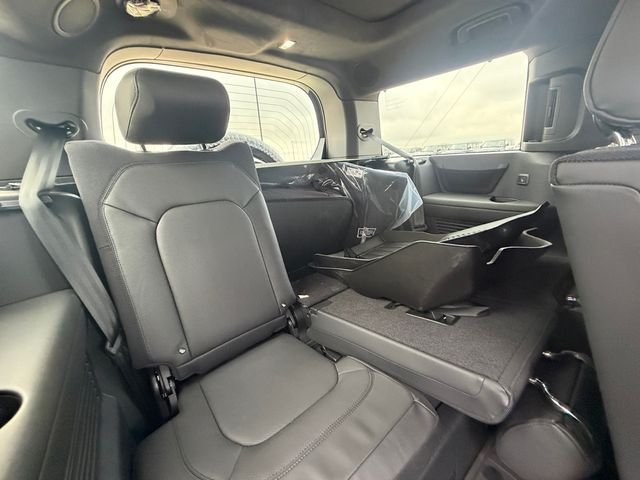 New 2026 Santorini Black Land Rover V8 image 17