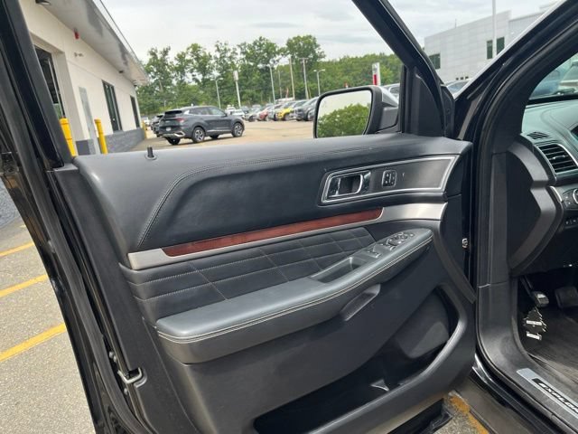 Used 2017 Shadow Black Ford Platinum image 10