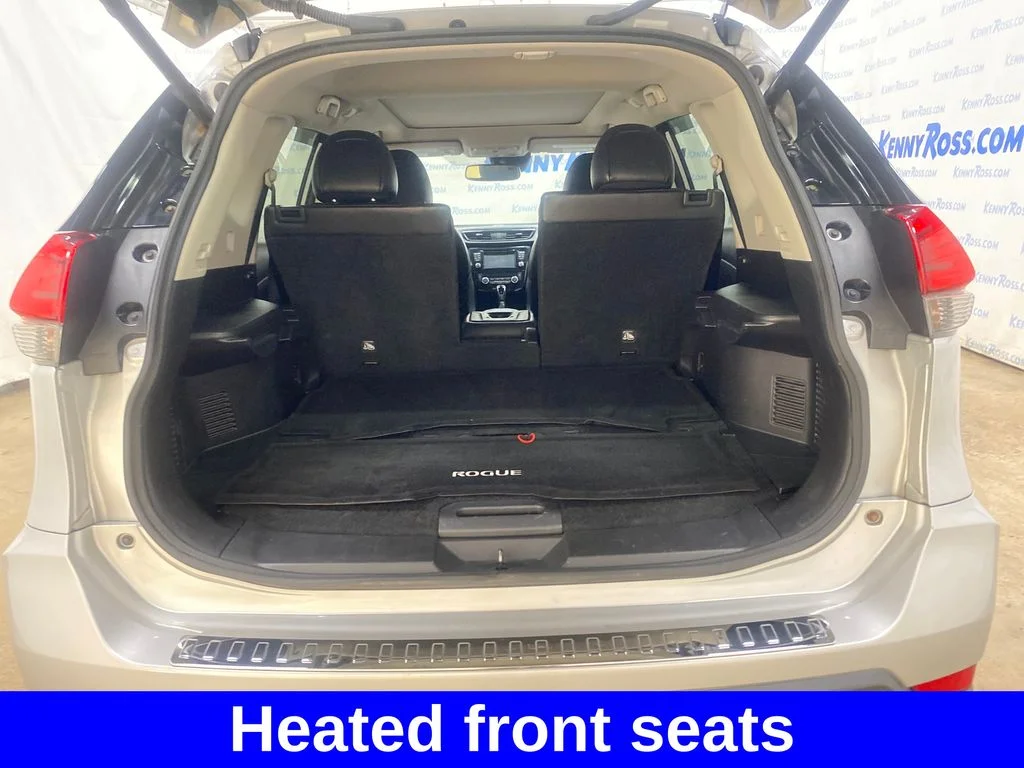 Used 2017 Silver Nissan SL image 16