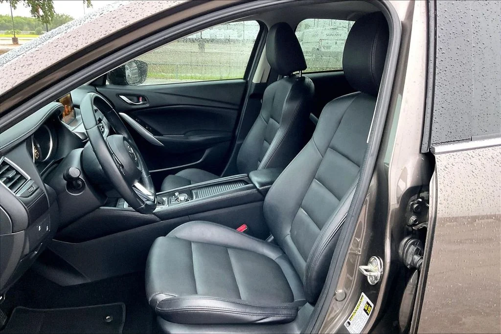 Used 2017 Silver Mazda Touring image 18