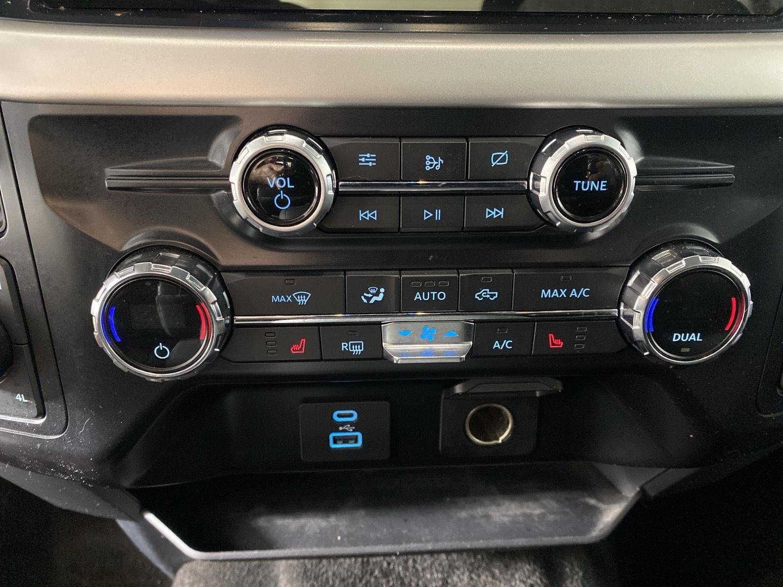 Used 2021 Antimatter Blue Ford XLT image 23