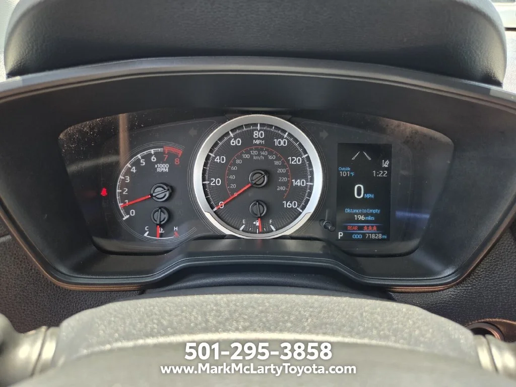 Used 2022  Toyota LE image 21