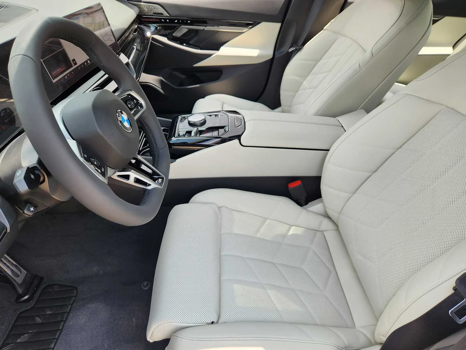 New 2026 Phytonic Blue Metallic BMW 530i image 4