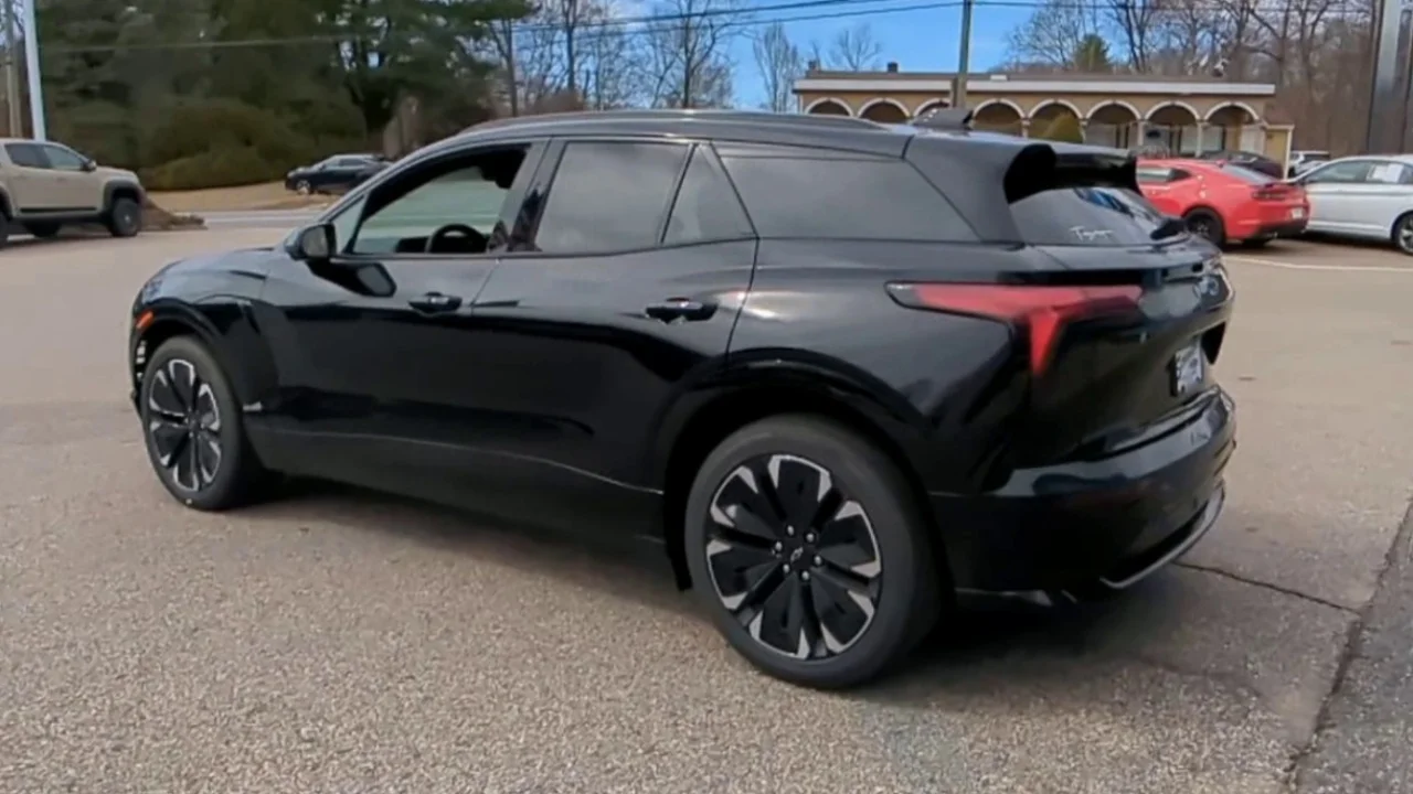 2025 Chevrolet Blazer EV RS - Photo 110
