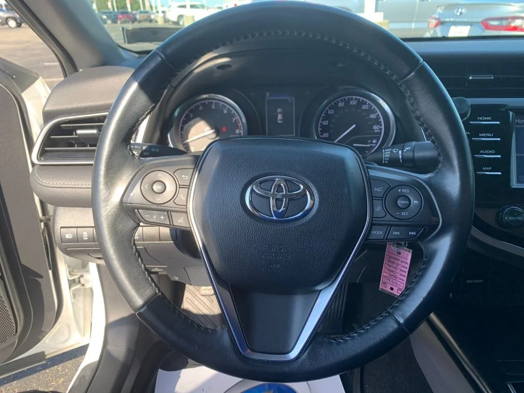Used 2020 White Toyota SE Nightshade image 26