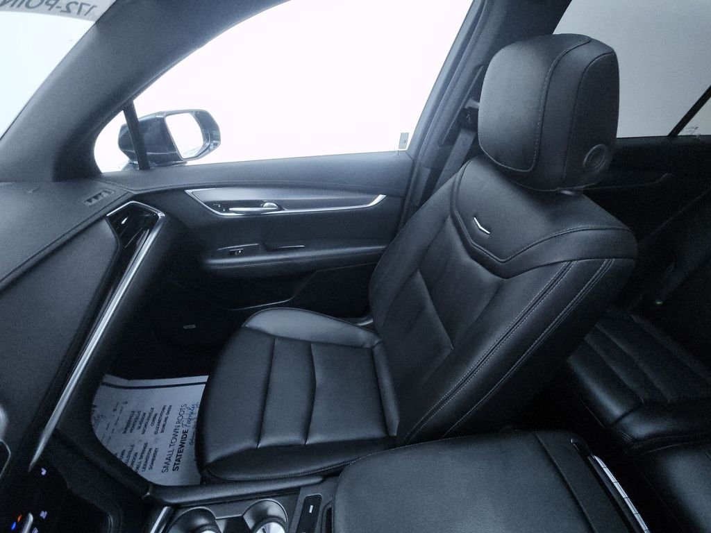 Used 2024 Green Cadillac Luxury image 24