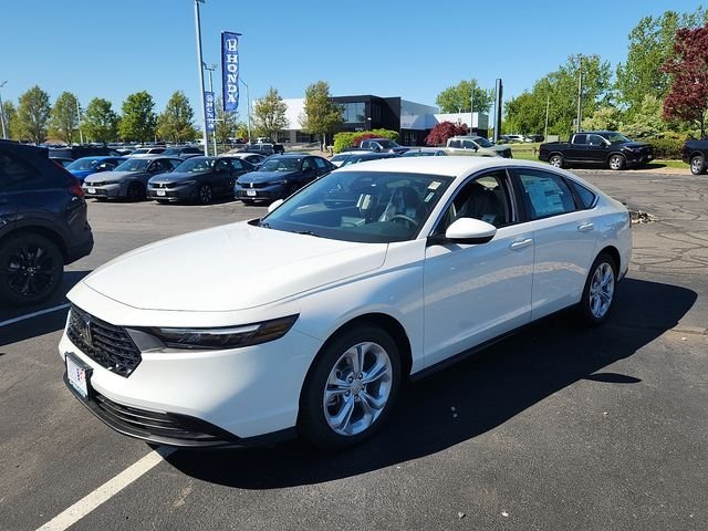 New 2026 Platinum White Pearl Honda LX image 3