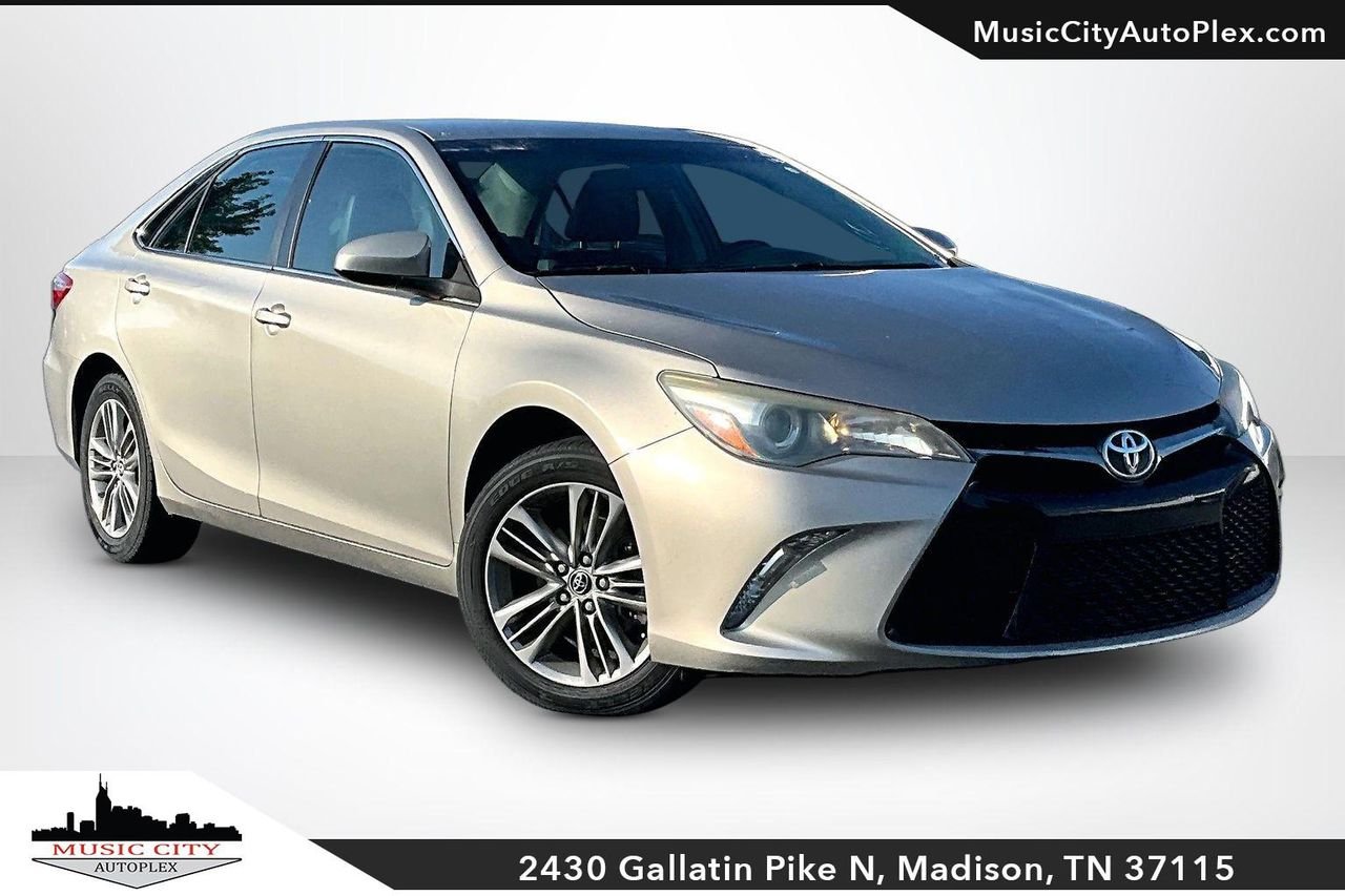 Used 2016 Creme Brulee Mica Toyota SE image 1