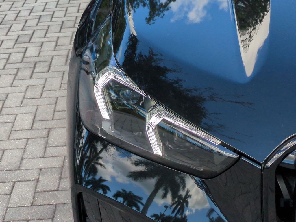 New 2027 Black Sapphire Metallic BMW M35i image 10
