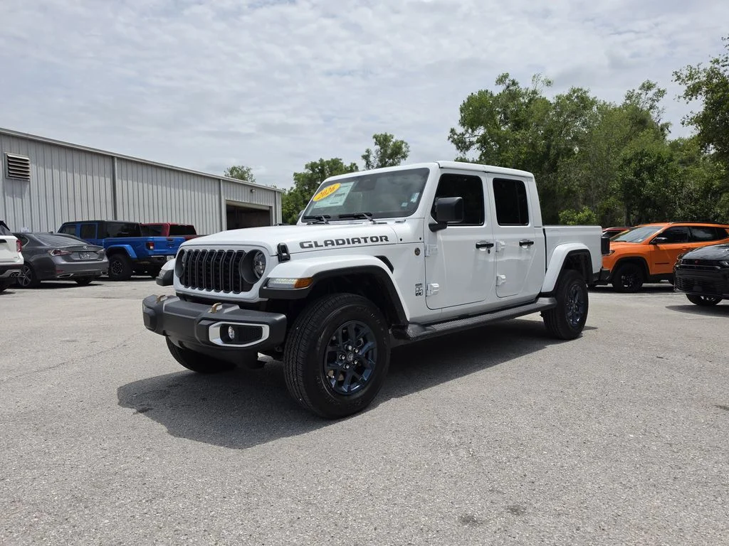 New 2026 Bright White Clear-Coat Exterior Paint Jeep 85th Anniversary Edition image 2