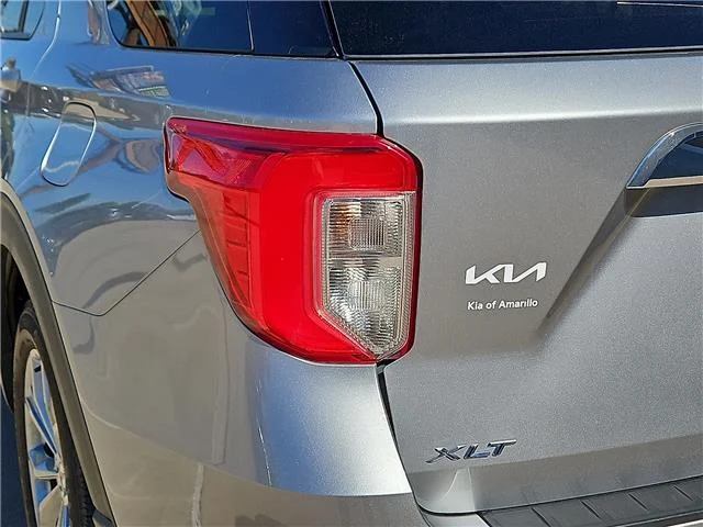 Used 2023 Iconic Silver Metallic Ford XLT 4x4 image 5