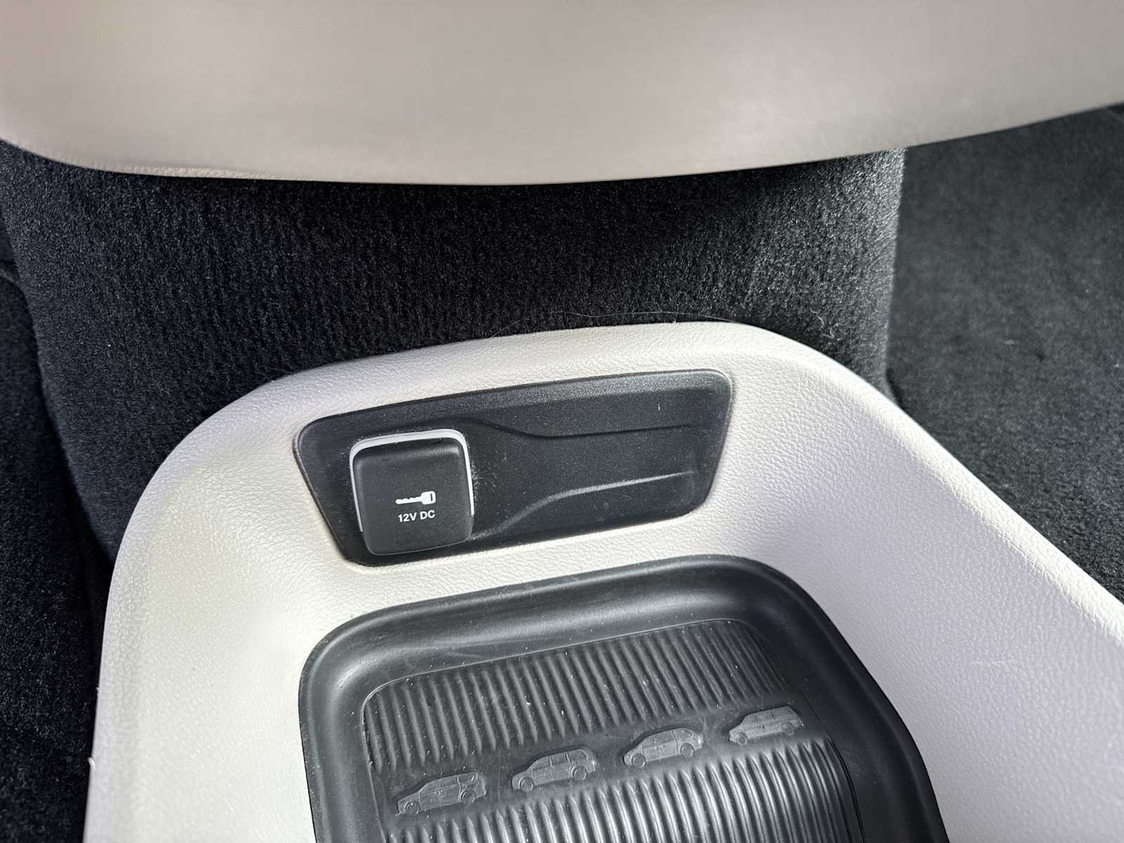 Used 2024 Silver Chrysler Touring L image 27