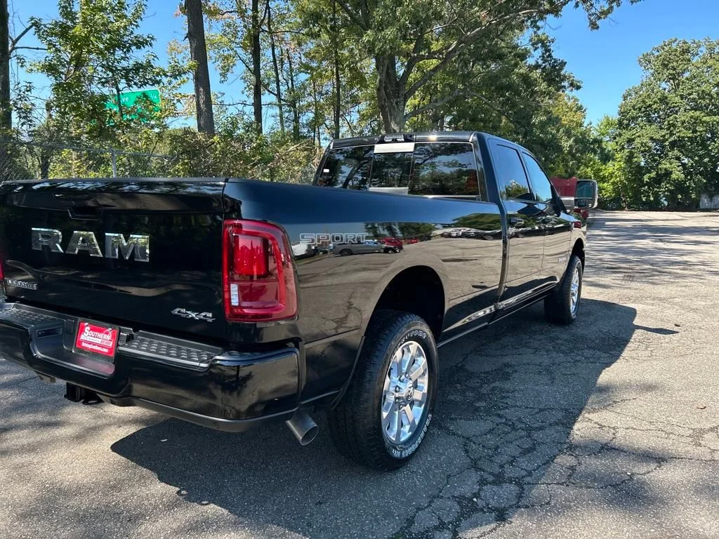 New 2026 Diamond Black Crystal Pearl-Coat Exterior Paint RAM Laramie image 7