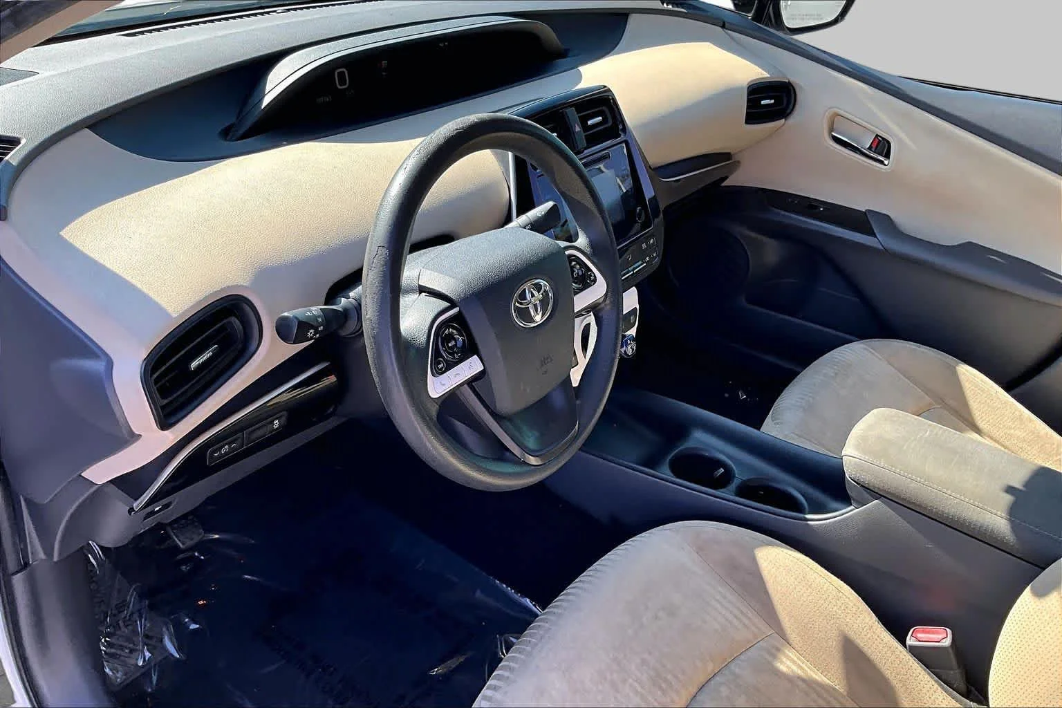 Used 2016 Blizzard Pearl Toyota Three image 14