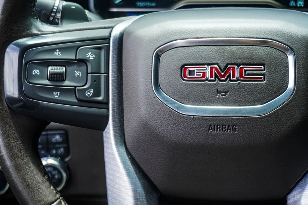 Used 2022 White GMC SLT image 15