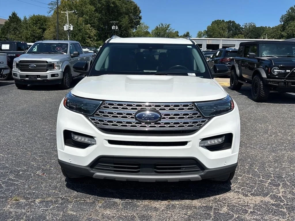 Certified Used 2023 Star White Ford Limited image 2