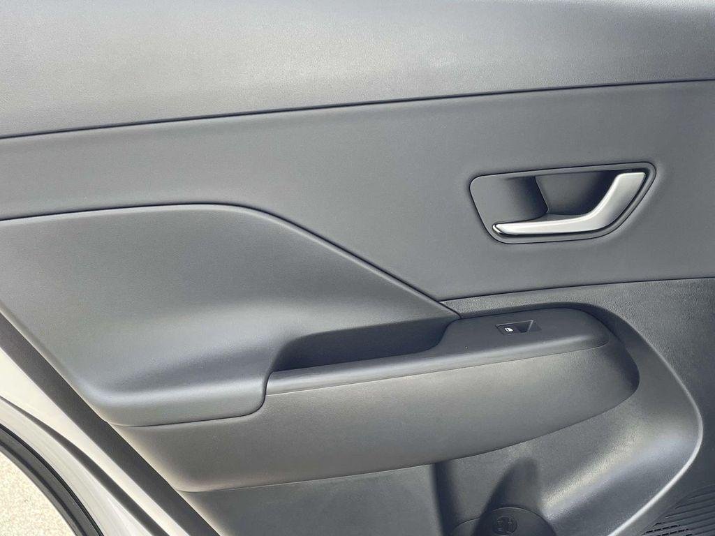 New 2026 White Hyundai SEL Premium AWD image 9