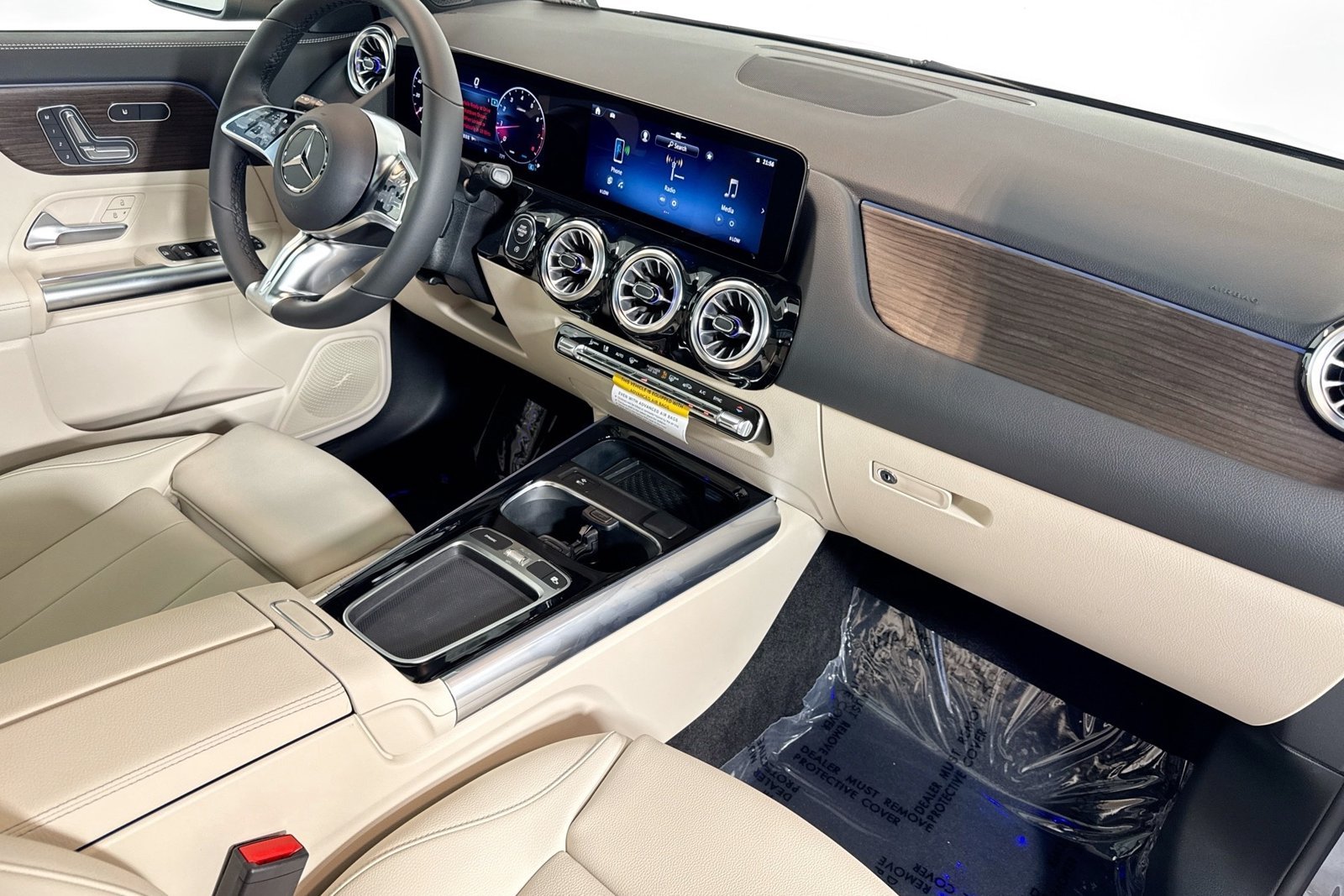 New 2026 Mountain Grey Metallic Mercedes-Benz GLA 250 image 27