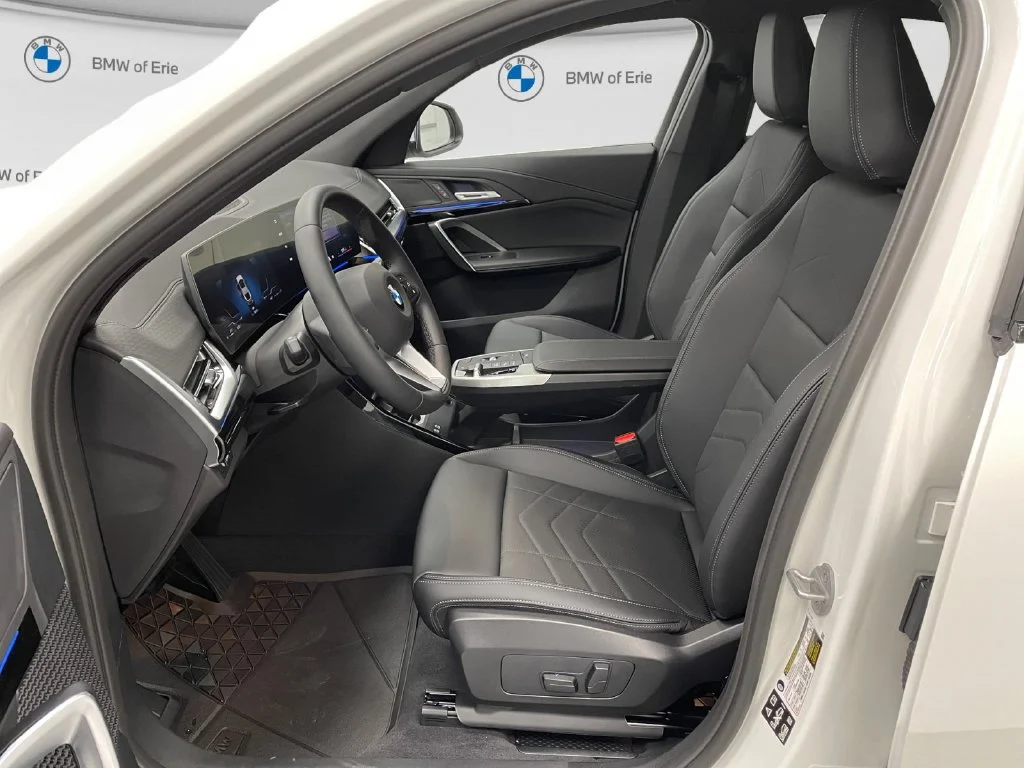 Used 2026 Alpine White BMW xDrive28i image 9